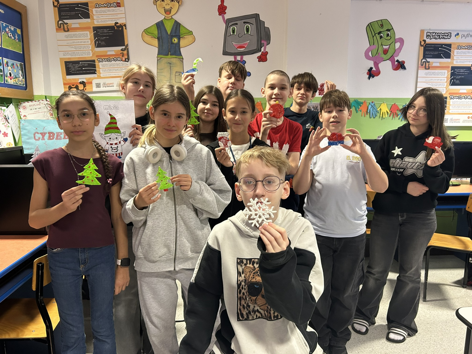 🎄✨ Świąteczna kreatywność na lekcji informatyki! ✨🎄